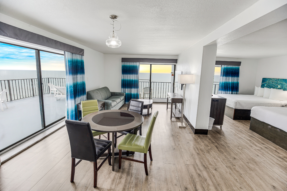Oceanfront queen penthouse